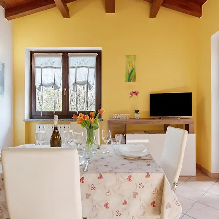 Сasa de vacaciones Intelvi House Castiglione dʼIntelvi