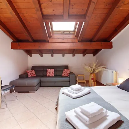 Intelvi House Сasa de vacaciones Castiglione dʼIntelvi