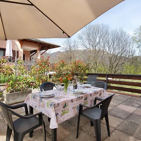 Сasa de vacaciones Intelvi House Castiglione dʼIntelvi
